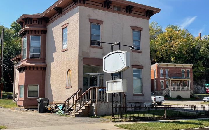 Pictures of Multifamily property located at 1477 Locust Street, Dubuque, IA 52001 for sales - image #1