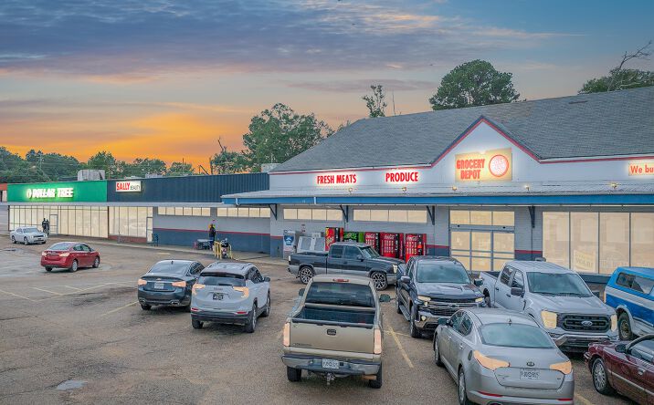 Pictures of Retail property located at 1200 Lasalle St, McComb, MS 39648 for sales - image #1