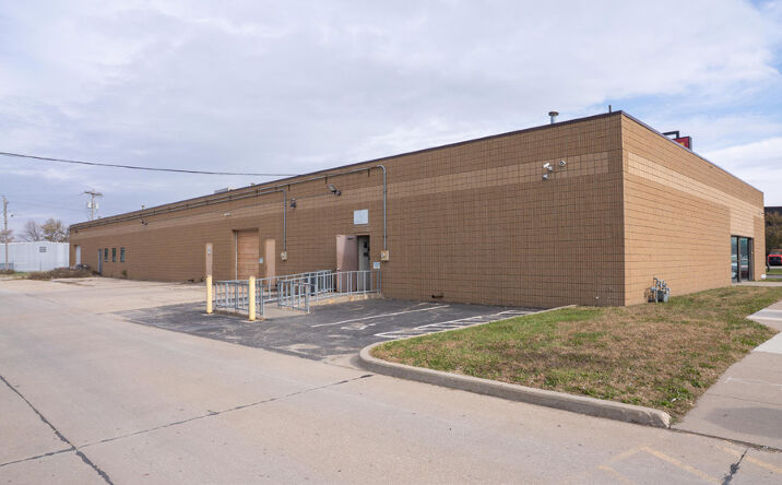Pictures of Industrial property located at 1720 Southwest 42nd Street, Topeka, KS 66609 for sales - image #1