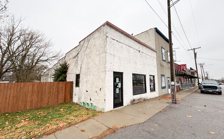 Pictures of Retail property located at 112 E Jackson St, Willard, MO 65781 for sales - image #1