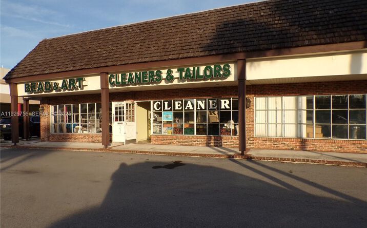 Pictures of Business for Sale, Office property located at 5030 N Federal Hwy, Lighthouse Point, FL 33064 for sales - image #1