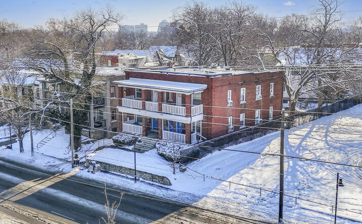 Pictures of Multifamily property located at 1017 W 39th St, Kansas City, MO 64111 for sales - image #1