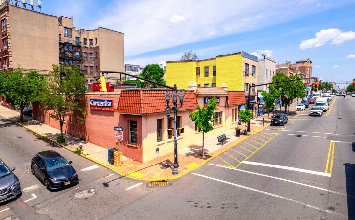 Pictures of Office, Retail property located at 6701 Bergenline Ave, West New York, NJ 07093 for sales - image #1