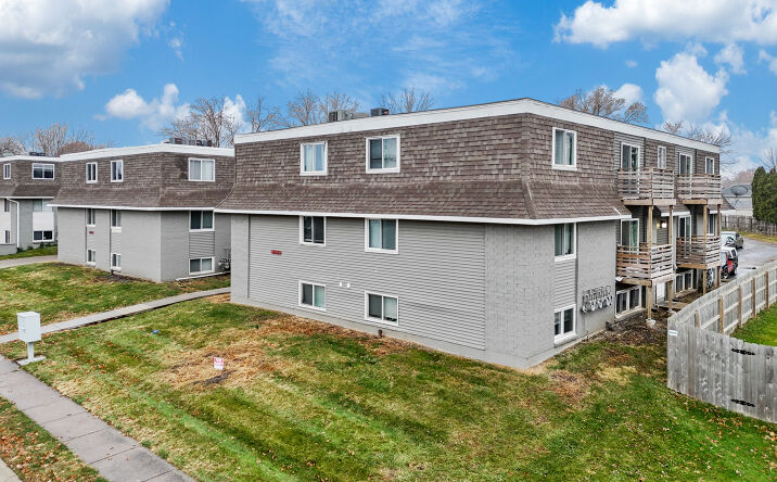 Pictures of Multifamily property located at 3553 Heatherton Dr, Davenport, IA 52804 for sales - image #1