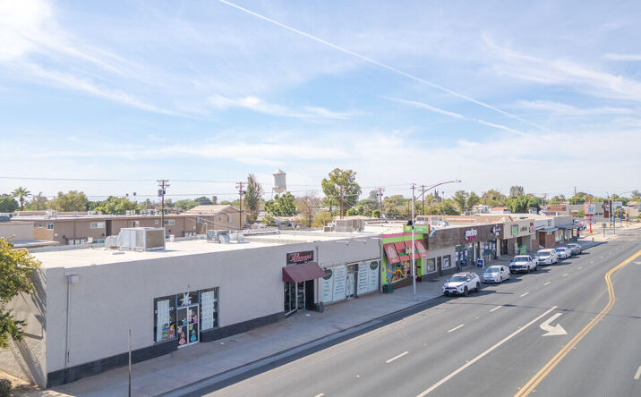 Pictures of Retail property located at 144 Main St, Brawley, CA 92227 for sales - image #1