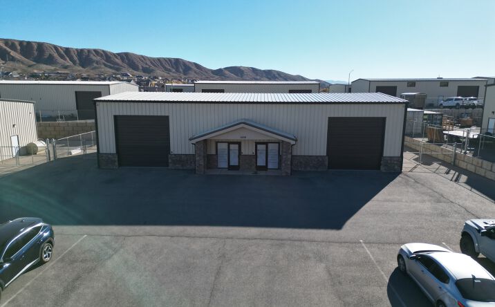 Pictures of Industrial property located at 1456 E. Hillcrest Drive, Washington, UT 84780 for sales - image #1