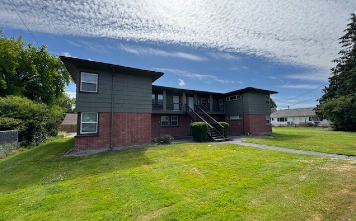 Pictures of Multifamily property located at 27229 102nd Ave NW, Stanwood, WA 98292 for sales - image #1