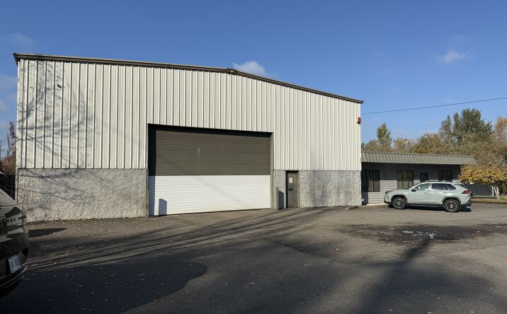 Pictures of Office, Land, Industrial property located at 4001 SE Roethe Rd, Milwaukie, OR 97267 for sales - image #1
