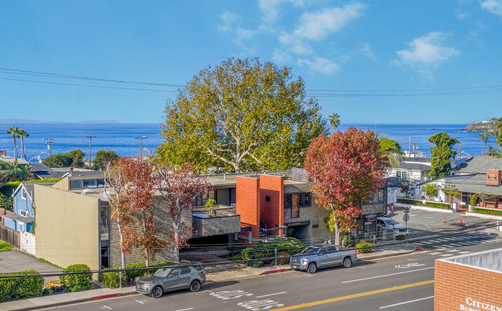 Pictures of Retail, Office, Mixed Use property located at 801 Glenneyre St, Laguna Beach, CA 92651 for sales - image #1