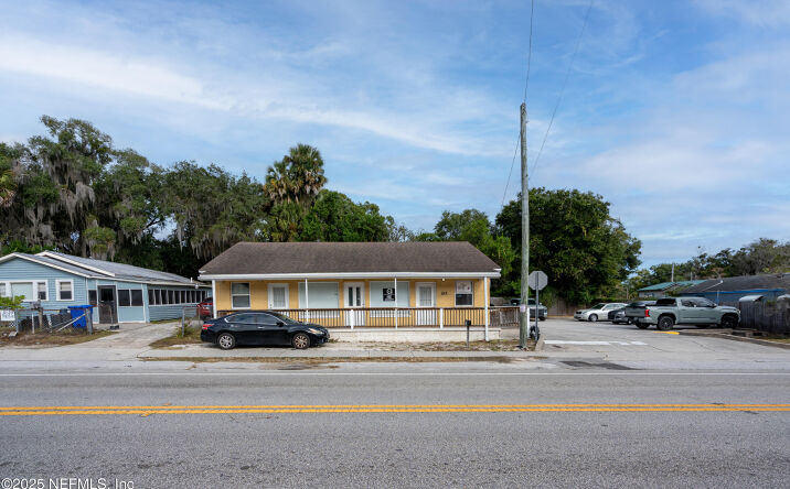 Pictures of Retail property located at 688 W KING Street, St. Augustine, FL 32084 for sales - image #1