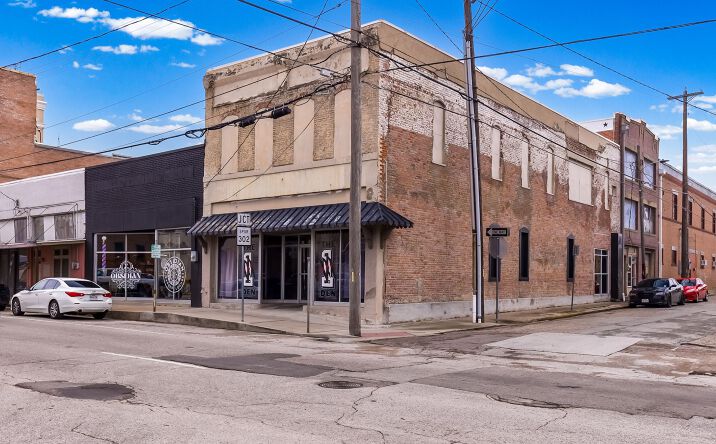 Pictures of Retail, Office, Mixed Use, Special Purpose property located at 2402 Stonewall St, Greenville, TX 75401 for sales - image #1