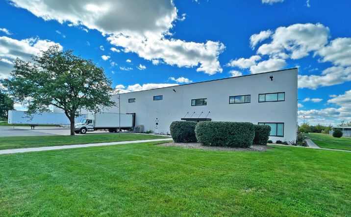 Pictures of Retail, Industrial property located at 12007 Smith Dr, Huntley, IL 60142 for sales - image #1