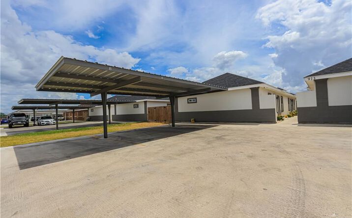 Pictures of Multifamily property located at 913 Sunset Valley, Mission, TX 78573 for sales - image #1