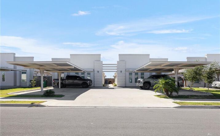 Pictures of Multifamily property located at 3900 Las Vistas Lane, Weslaco, TX 78596 for sales - image #1
