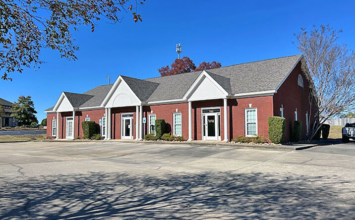Pictures of Office property located at 7000 Brockport Ct, Montgomery, AL 36117 for sales - image #1