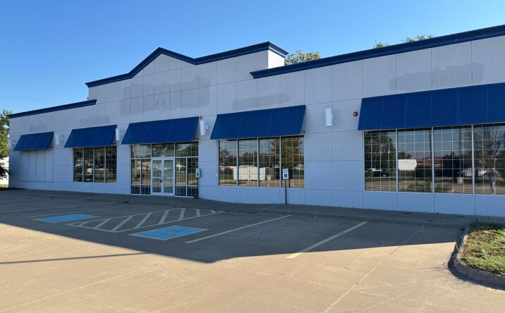 Pictures of Mixed Use, Retail, Special Purpose property located at 1418 E 4th Ave, Hutchinson, KS 67501 for sales - image #1