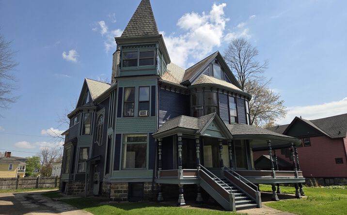 Pictures of Multifamily property located at 316 Stuart Ave, Kalamazoo, MI 49007 for sales - image #1