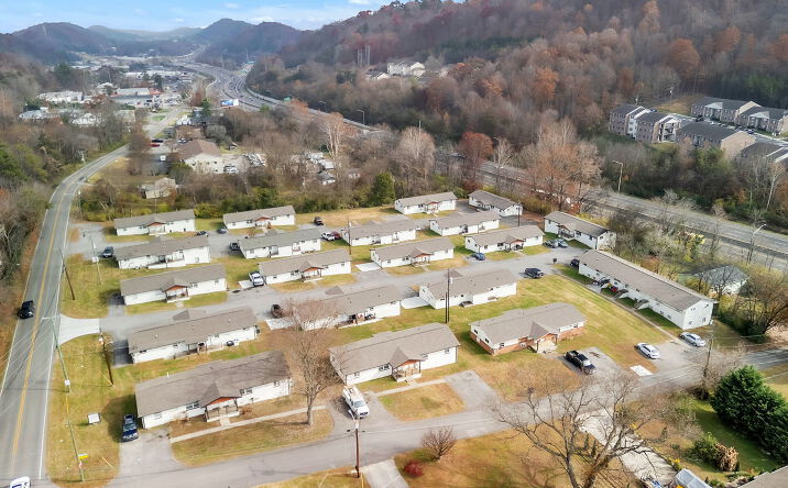 Pictures of Multifamily property located at 1900 Dutch Valley Dr, Knoxville, TN 37918 for sales - image #1