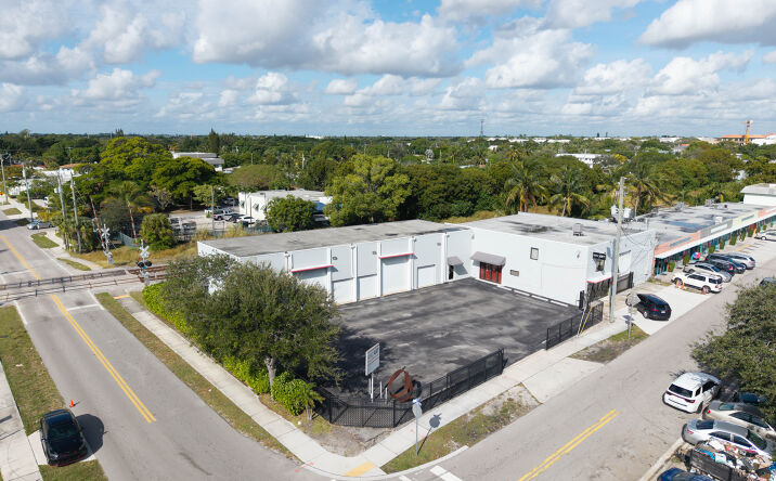 Pictures of Industrial property located at 390 SE 2nd Ave, Delray Beach, FL 33483 for sales - image #1