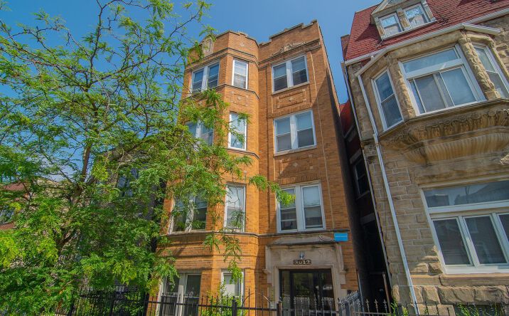 Pictures of Multifamily property located at 3012 W Warren Blvd, Chicago, IL 60612 for sales - image #1