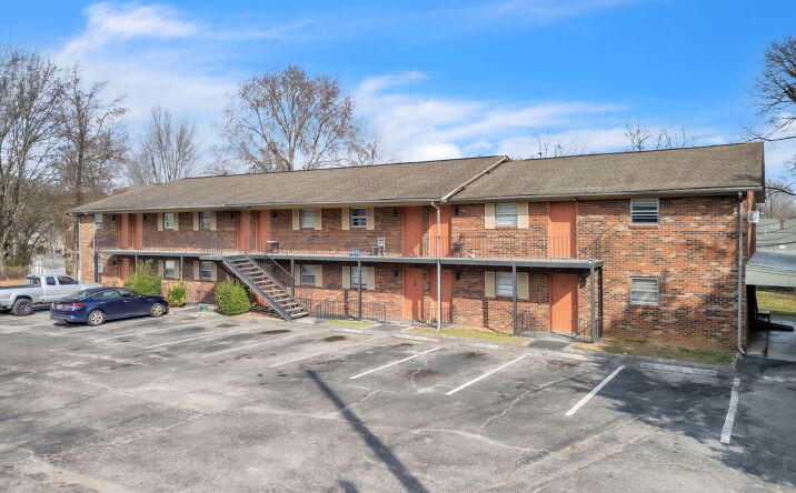 Pictures of Multifamily property located at 4700 Upchurch Rd, Knoxville, TN 37912 for sales - image #1