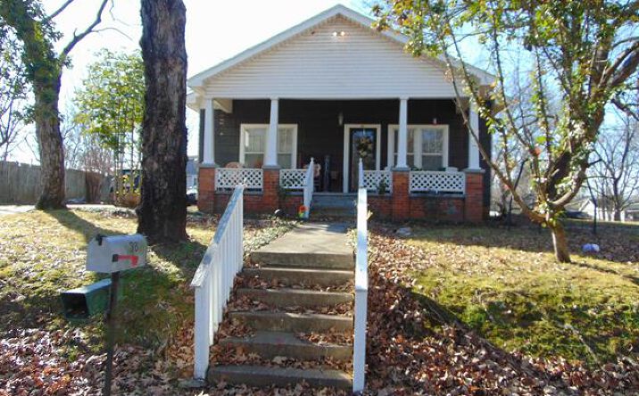 Pictures of Multifamily property located at 38 S Weakley St, Florence, AL 35630 for sales - image #1