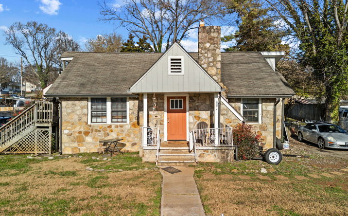 Pictures of Multifamily property located at 405 Durbin Dr NE, Knoxville, TN 37912 for sales - image #1
