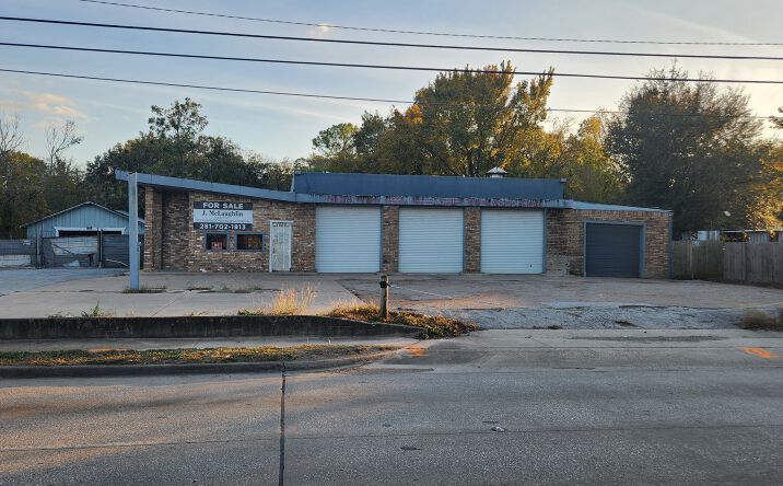 Pictures of Retail property located at 1030 Almeda Genoa Rd, Houston, TX 77047 for sales - image #1