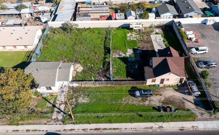 Pictures of Multifamily property located at 1230 S Wilmington Ave, Compton, CA 90220 for sales - image #1