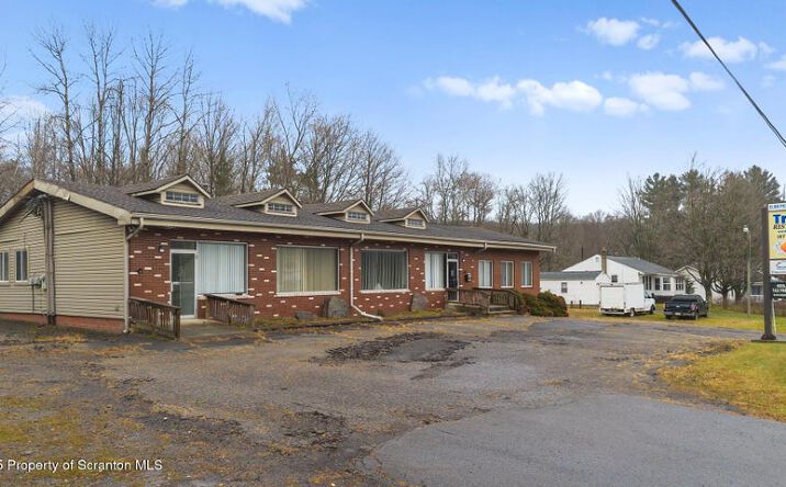 Pictures of Office property located at 768 PA-307, Moscow, PA 18444 for sales - image #1