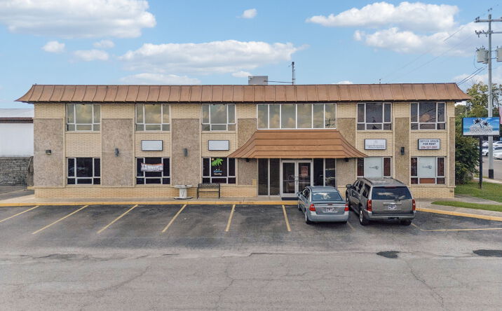 Pictures of Office, Retail property located at 506 College St W, Fayetteville, TN 37334 for sales - image #1