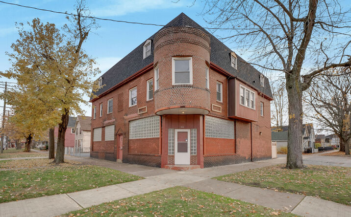 Pictures of Mixed Use, Multifamily, Retail property located at 1041 Starkweather Ave, Cleveland, OH 44113 for sales - image #1