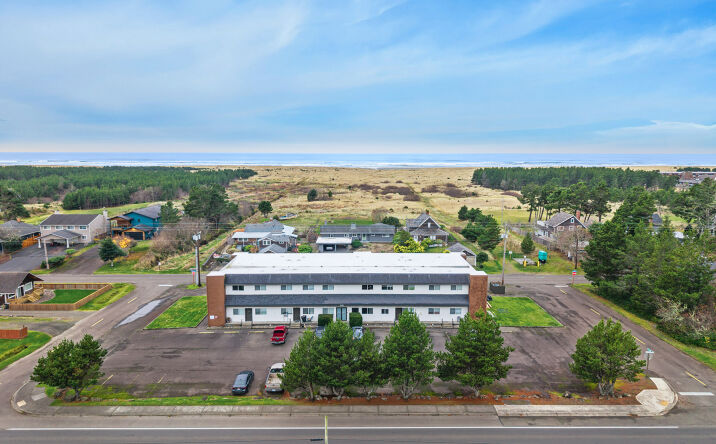 Pictures of Multifamily property located at 1101 Pacific Ave N, Long Beach, WA 98631 for sales - image #1