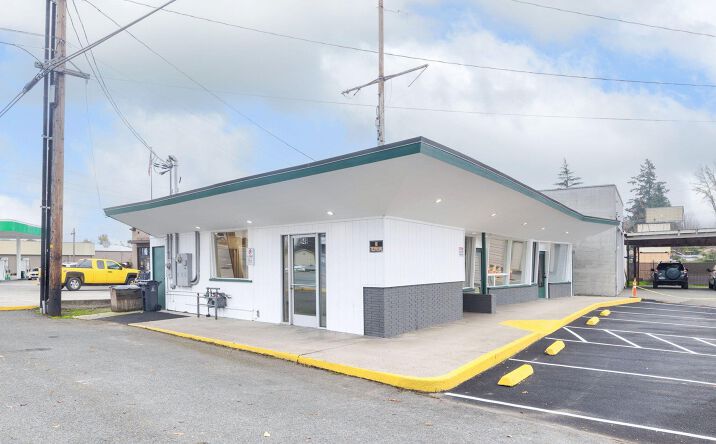 Pictures of Special Purpose property located at 949 Rogue River Highway, Grants Pass, OR 97527 for sales - image #1