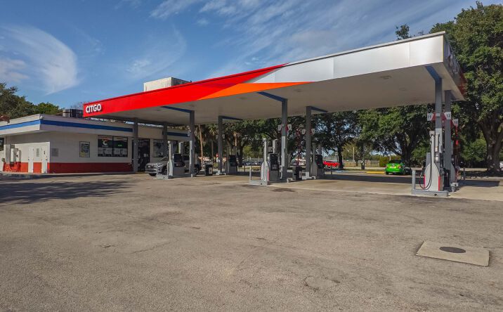 Pictures of Retail property located at 10050 Stirling Rd, Hollywood, FL 33024 for sales - image #1