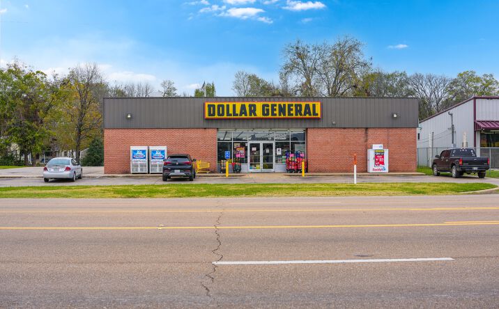 Pictures of Retail property located at 2228 US-82, Greenville, MS 38703 for sales - image #1