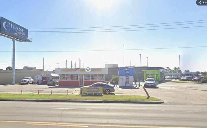 Pictures of Office, Retail property located at 1335 W Main St, Tomball, TX 77375 for sales - image #1