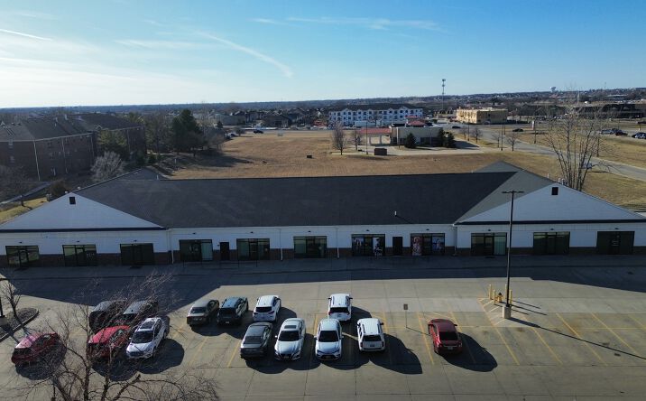 Pictures of Office, Retail property located at 2825 S Ankeny Blvd, Ankeny, IA 50023 for sales - image #1