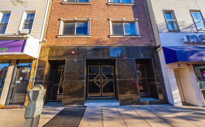 Pictures of Retail property located at 910 Summit Ave, Union City, NJ 07087 for sales - image #1