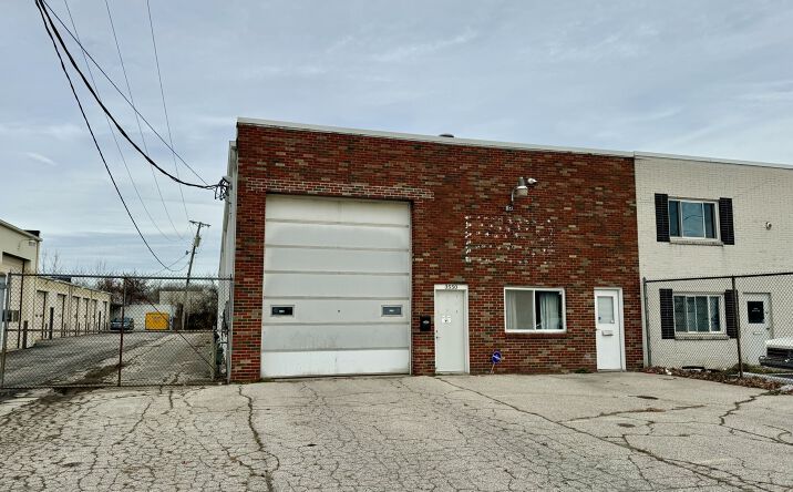 Pictures of Industrial property located at 3550 Marine Rd, Toledo, OH 43609 for sales - image #1