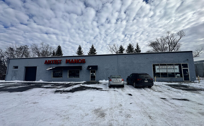 Pictures of Retail property located at 5780 Celi Dr, East Syracuse, NY 13057 for sales - image #1