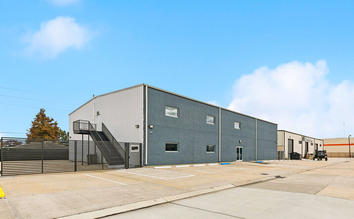 Pictures of Hospitality, Mixed Use, Office property located at 8411 Parc Pl, Chalmette, LA 70043 for sales - image #1