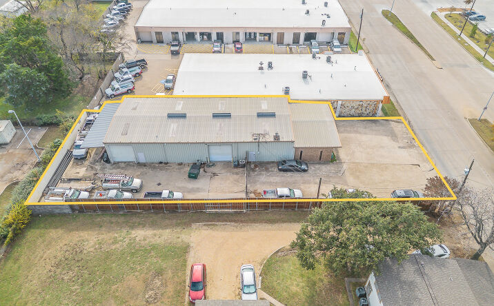 Pictures of Retail, Office, Industrial, Mixed Use property located at 424 S Bryan-Belt Line Rd, Mesquite, TX 75149 for sales - image #1