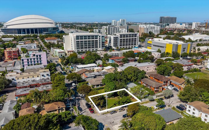 Pictures of Land property located at 1101 NW 5th St, Miami, FL 33128 for sales - image #1