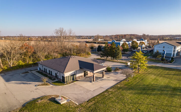 Pictures of Office, Retail property located at 2220 E 59th St, Anderson, IN 46013 for sales - image #1