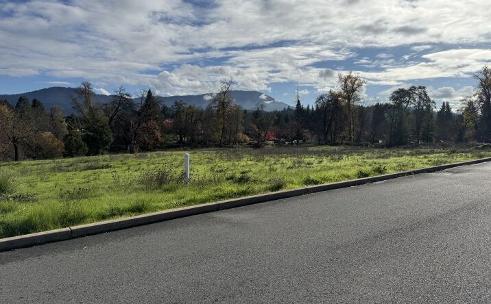 Pictures of Land property located at 1599 Allen Creek Rd, Grants Pass, OR 97527 for sales - image #1