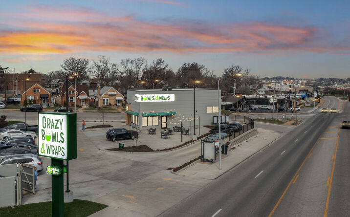 Pictures of Retail property located at 2724 Watson Rd, St. Louis, MO 63139 for sales - image #1