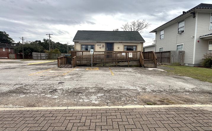 Pictures of Mixed Use, Office property located at 2115 Calder Ave, Beaumont, TX 77701 for sales - image #1