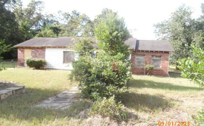 Pictures of Office property located at 605 Mercer Avenue W, Albany, GA 31701 for sales - image #1
