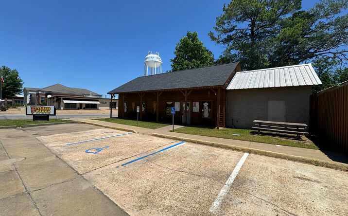 Pictures of Retail, Business for Sale property located at 42 Court Square, Blakely, GA 39823 for sales - image #1